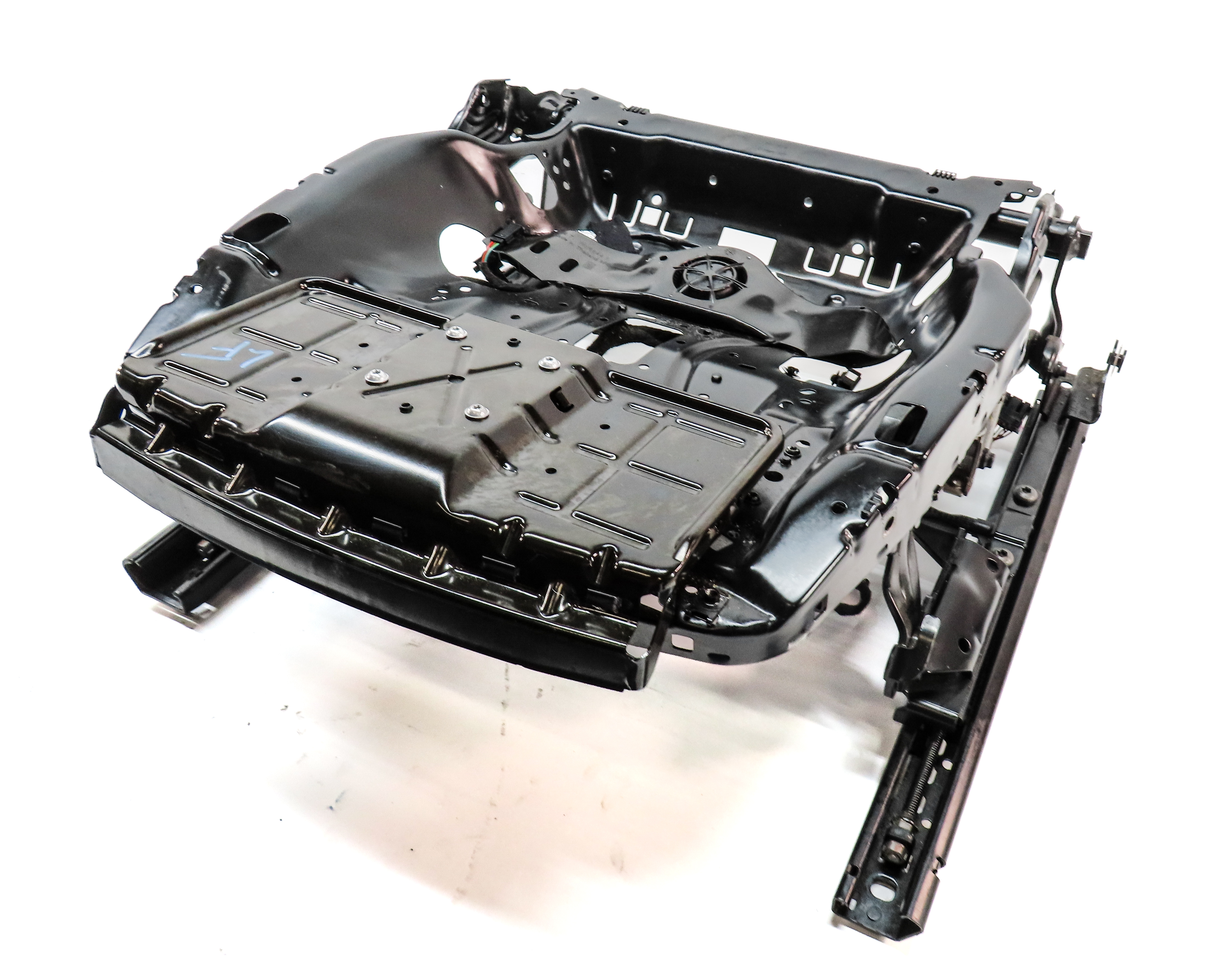 2015-2018 MACAN (95B) FRONT LEFT DRIVER VENTED SPORT SEAT TRACK w/ ADJUST MOTORS — exact item pictured